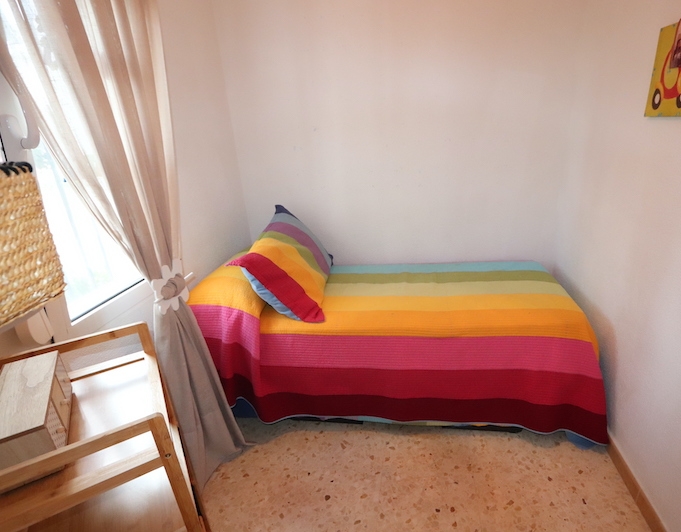 Cozy townhouse just 400m from the beach.
