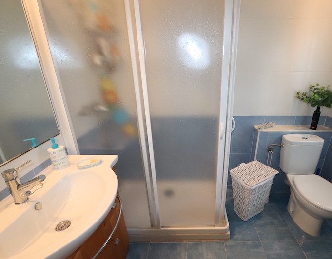 Cozy townhouse just 400m from the beach.