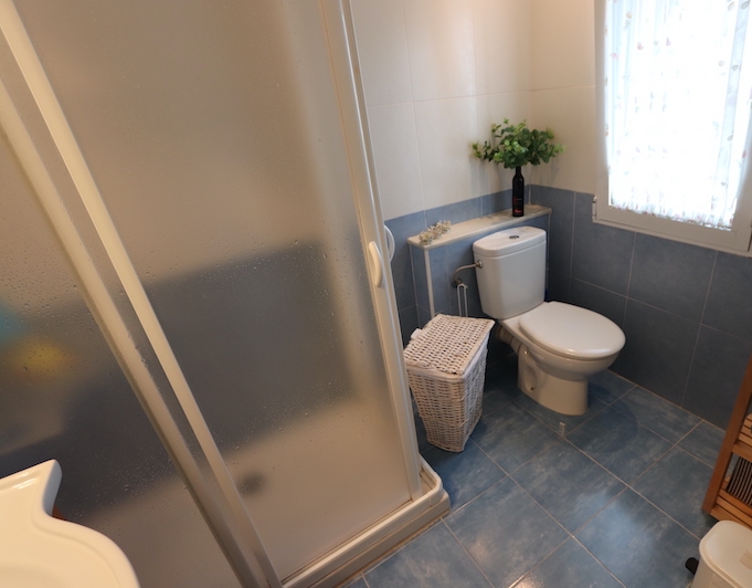 Cozy townhouse just 400m from the beach.