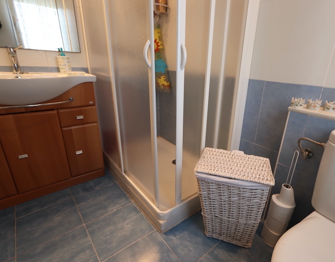 Cozy townhouse just 400m from the beach.
