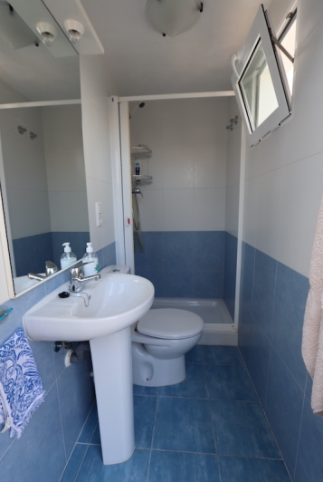 Cozy townhouse just 400m from the beach.