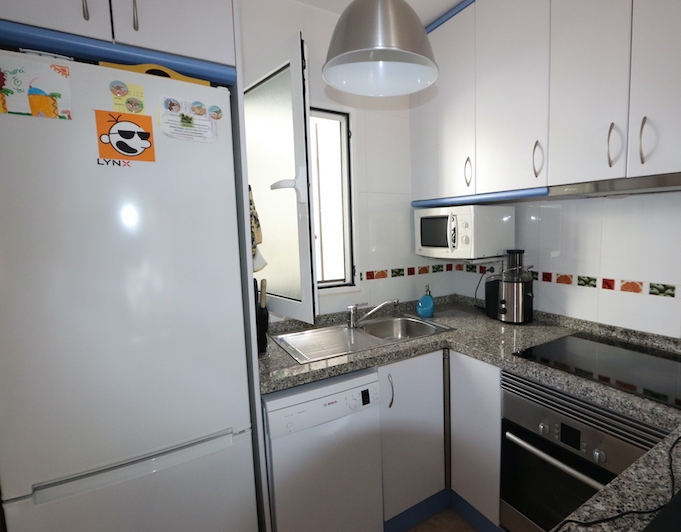 Cozy townhouse just 400m from the beach.