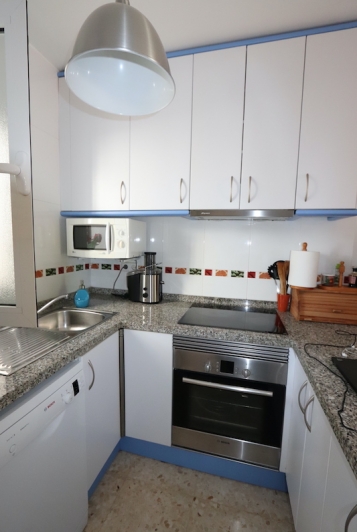 Cozy townhouse just 400m from the beach.