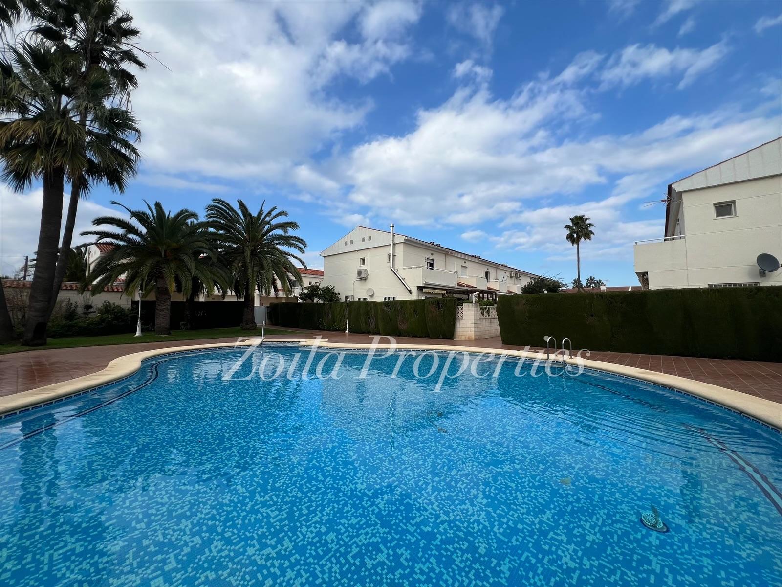 Superbe maison de ville à seulement 300 m de la plage. Els Poblets