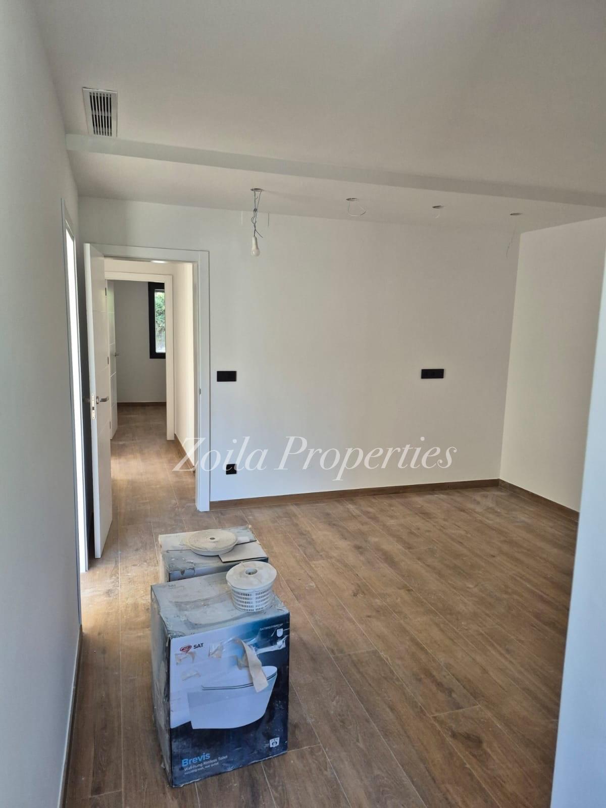 Chalet indépendant en première ligne. Neuf.