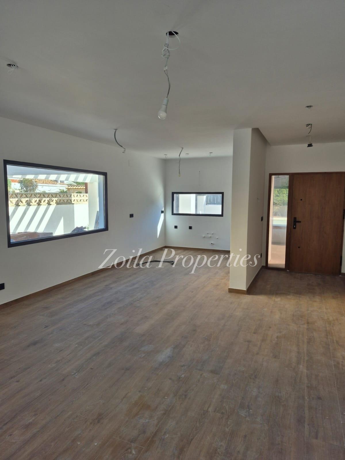 Chalet indépendant en première ligne. Neuf.
