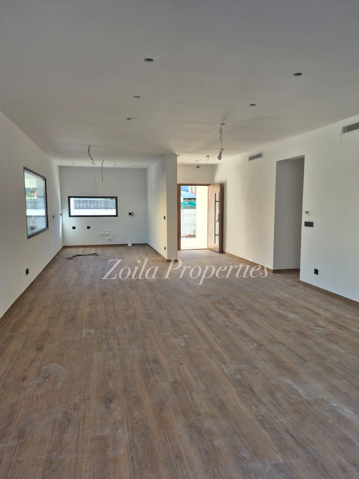 Chalet indépendant en première ligne. Neuf.