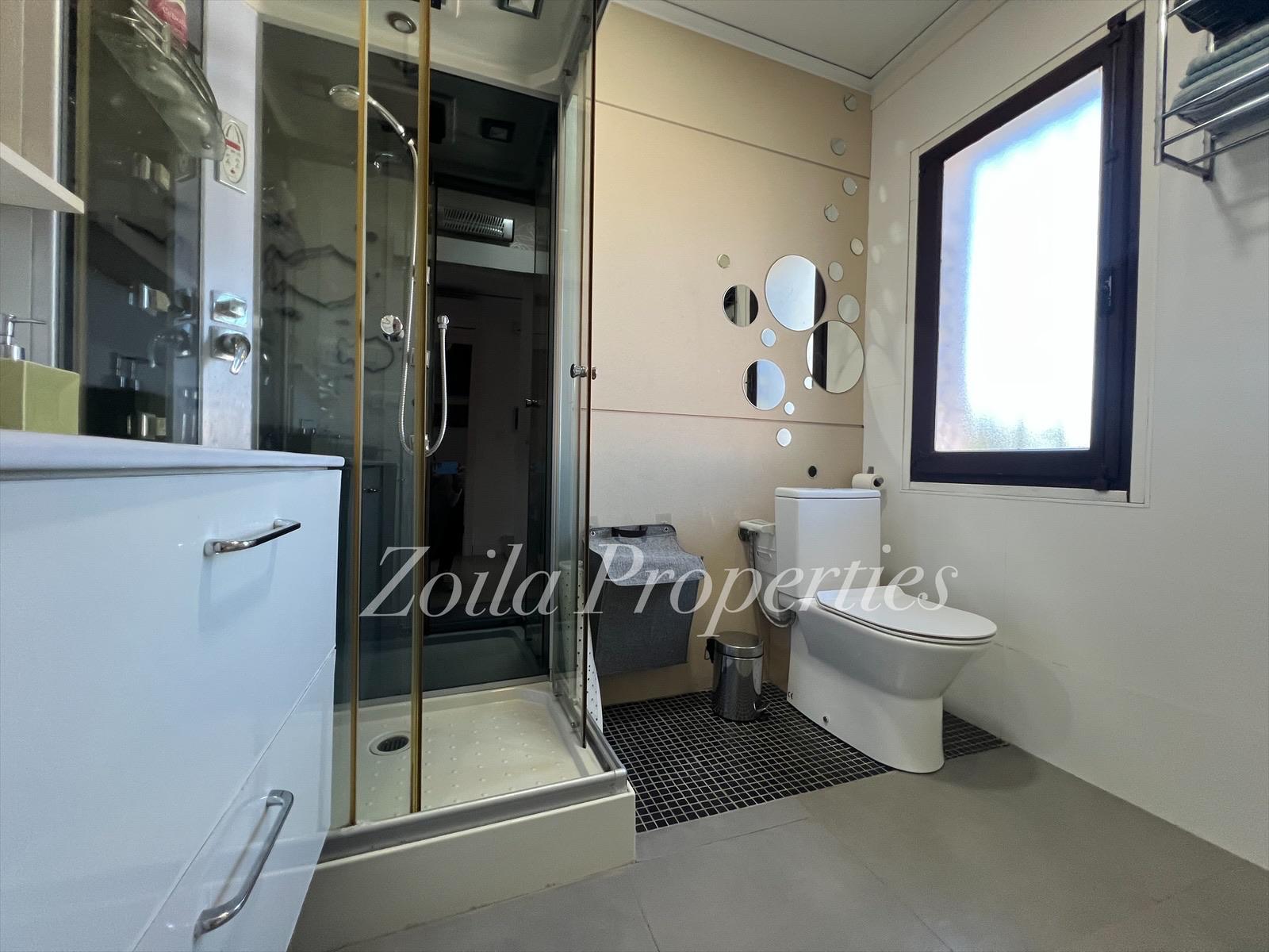 Cozy townhouse just 400m from the beach.