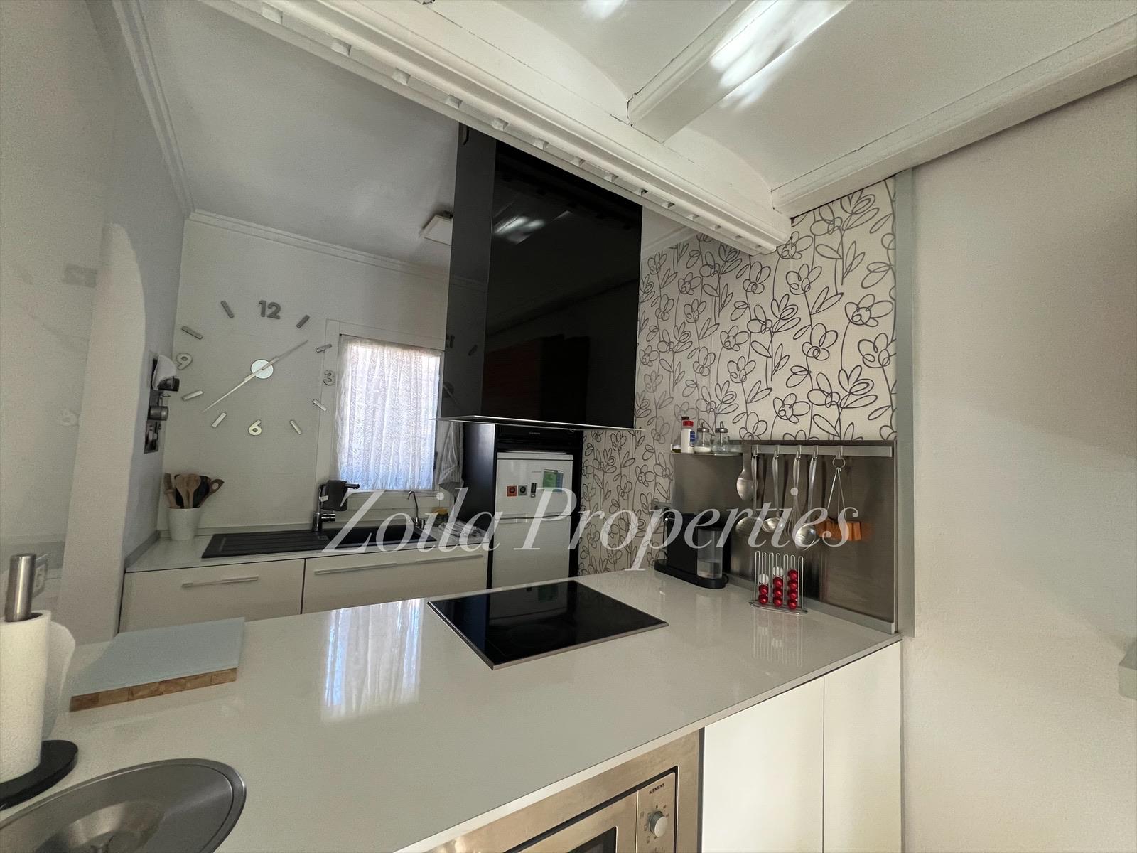 Cozy townhouse just 400m from the beach.