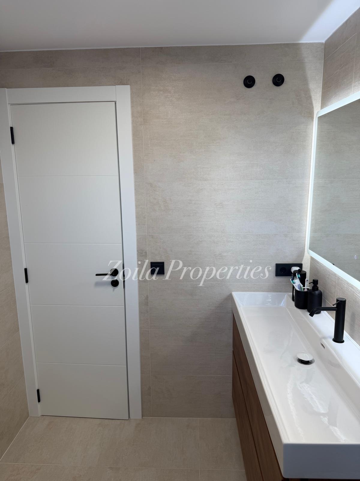 Amplio apartamento de 3 dormitorios en Montgó.
