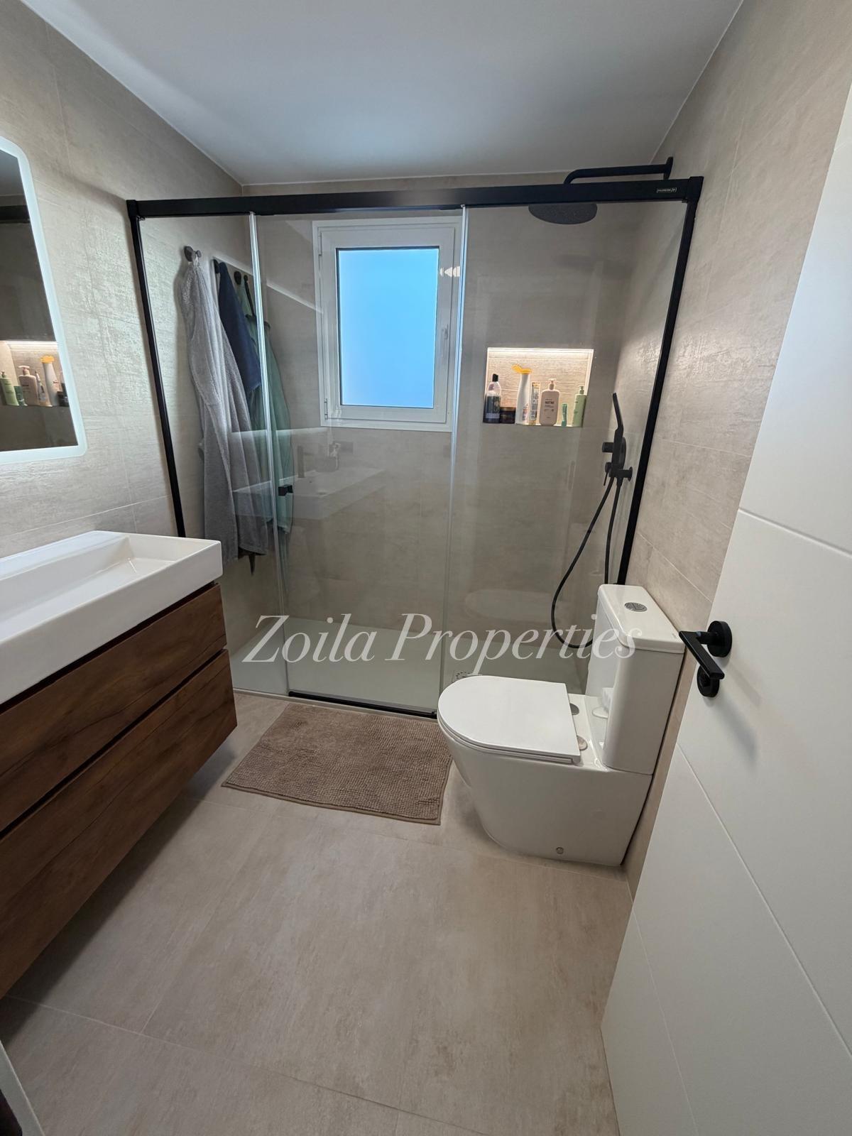 Amplio apartamento de 3 dormitorios en Montgó.