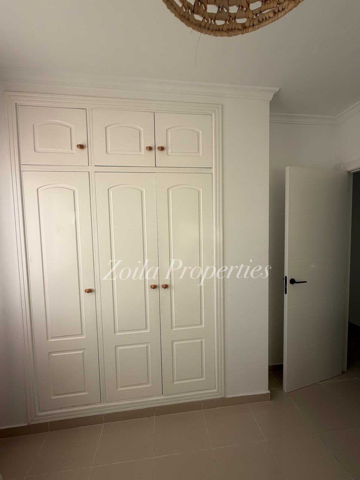 Amplio apartamento de 3 dormitorios en Montgó.