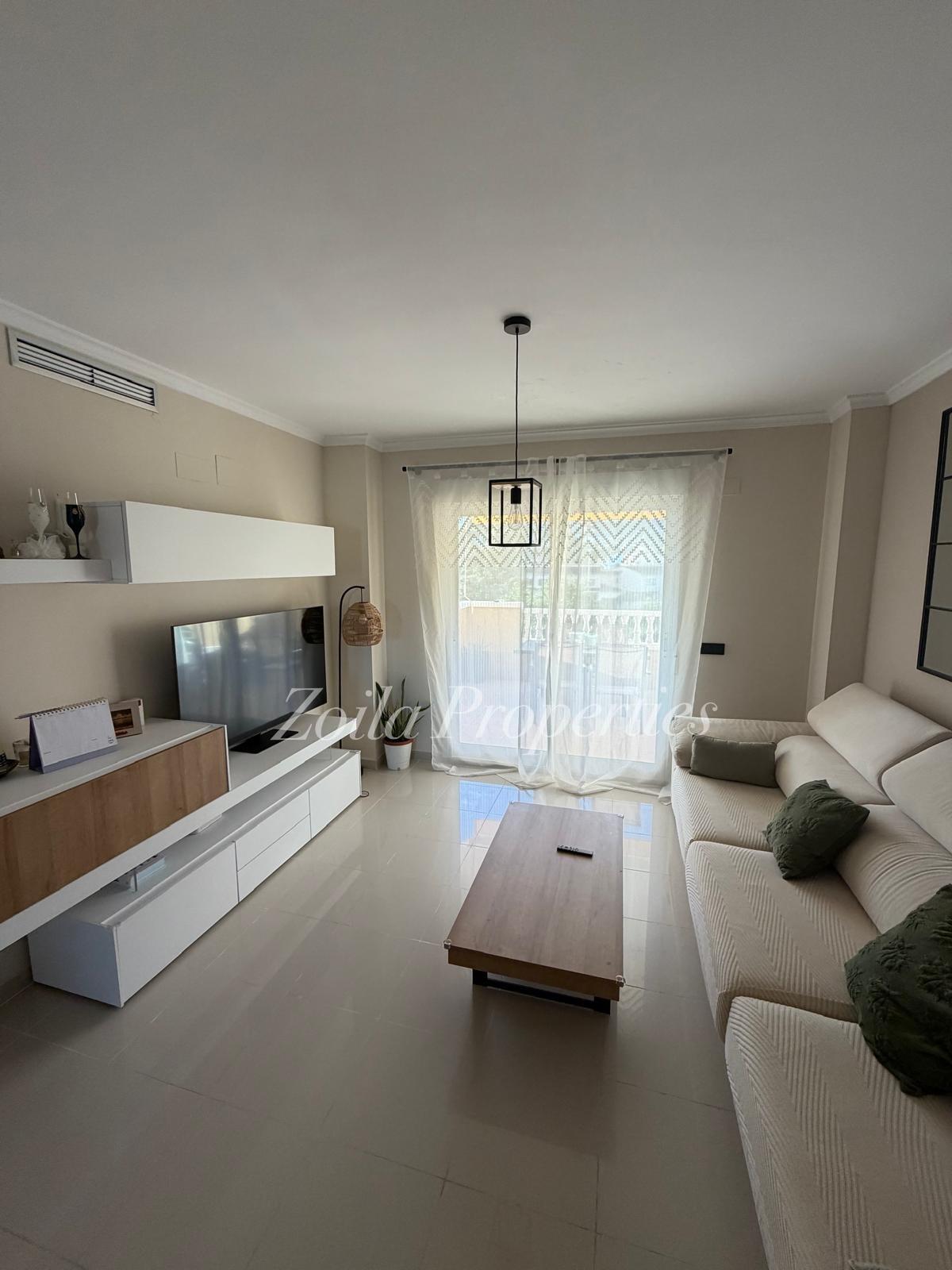 Amplio apartamento de 3 dormitorios en Montgó.