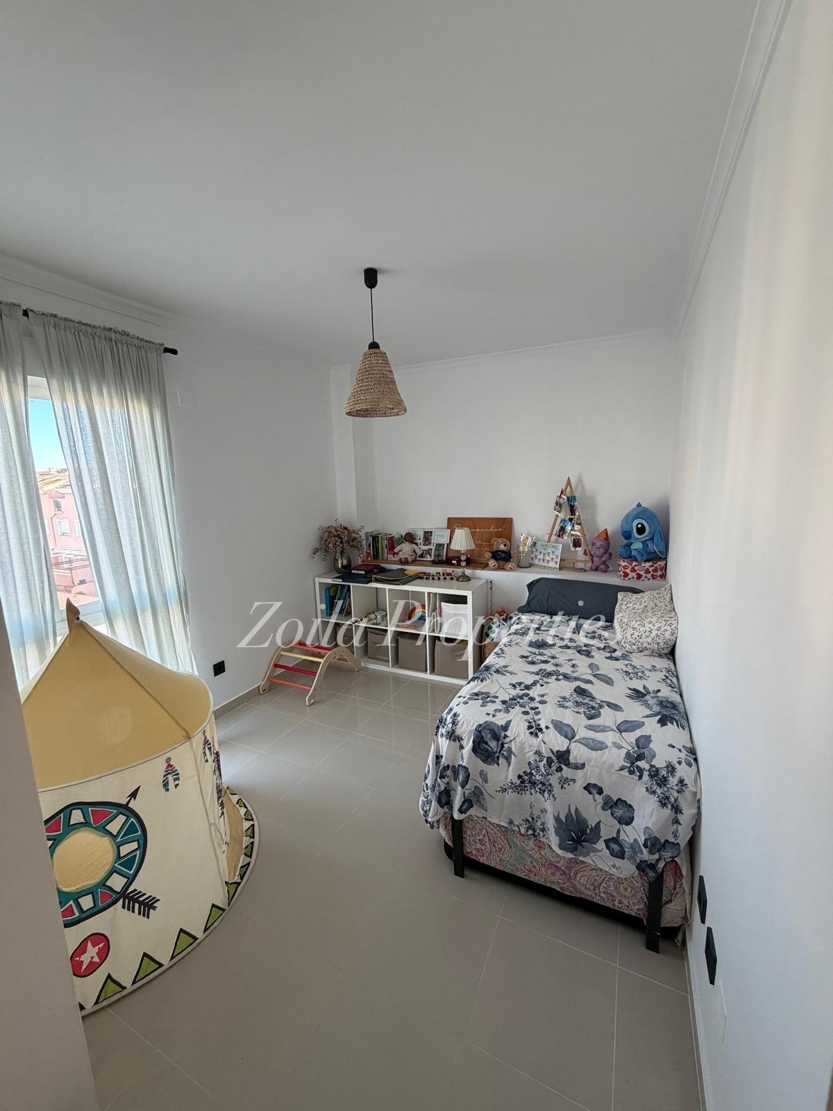 Amplio apartamento de 3 dormitorios en Montgó.