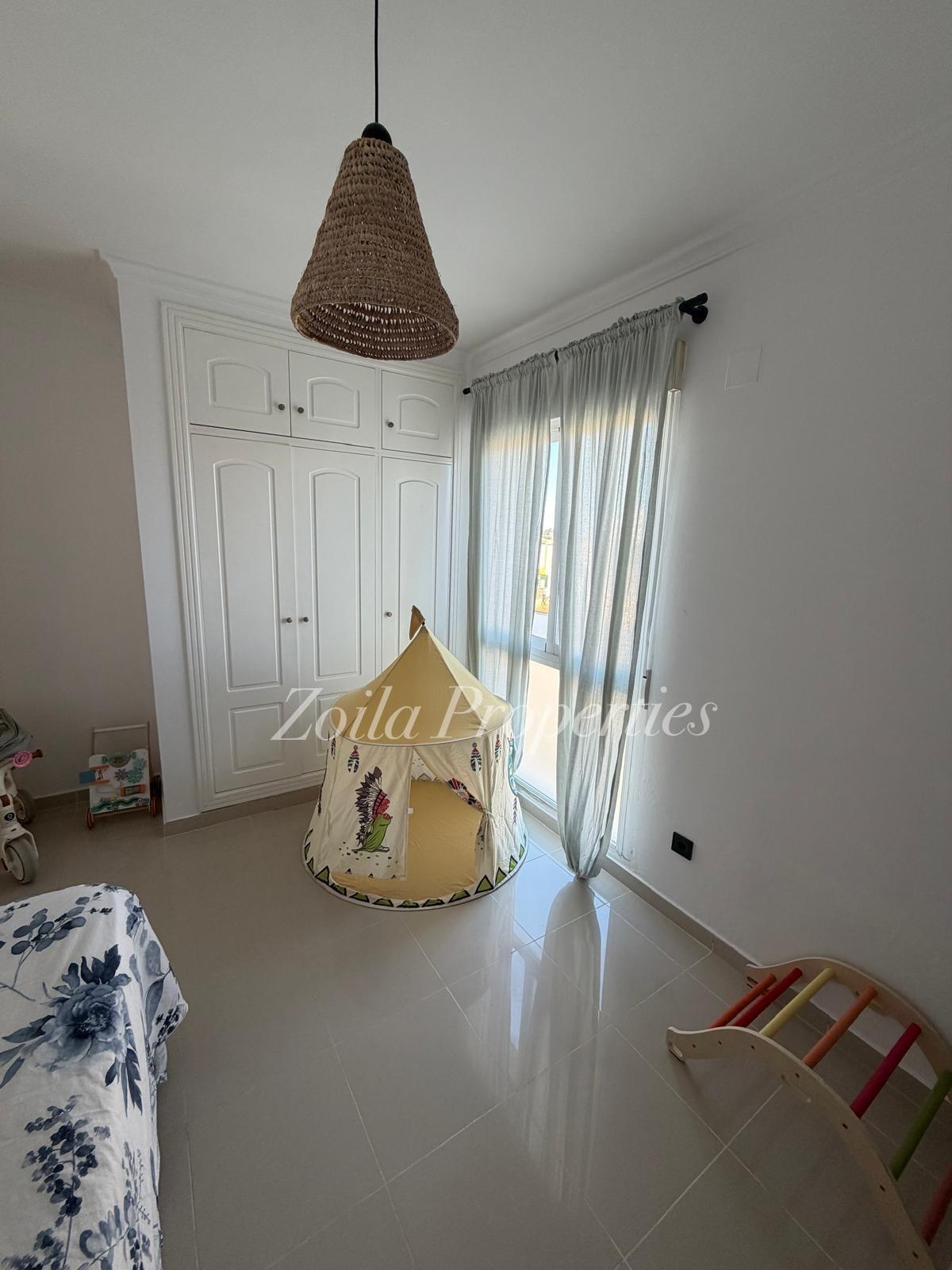Amplio apartamento de 3 dormitorios en Montgó.