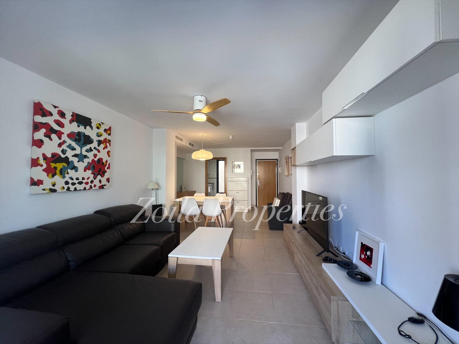 Apartamento de 3 dormitorios en puerto.