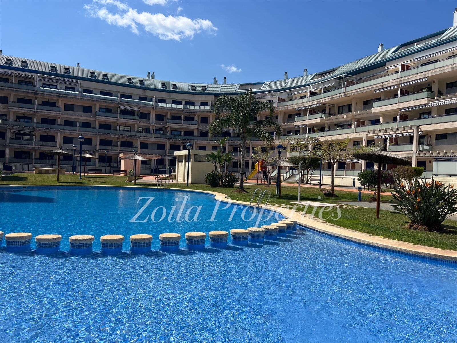 Apartamento de 3 dormitorios en puerto.