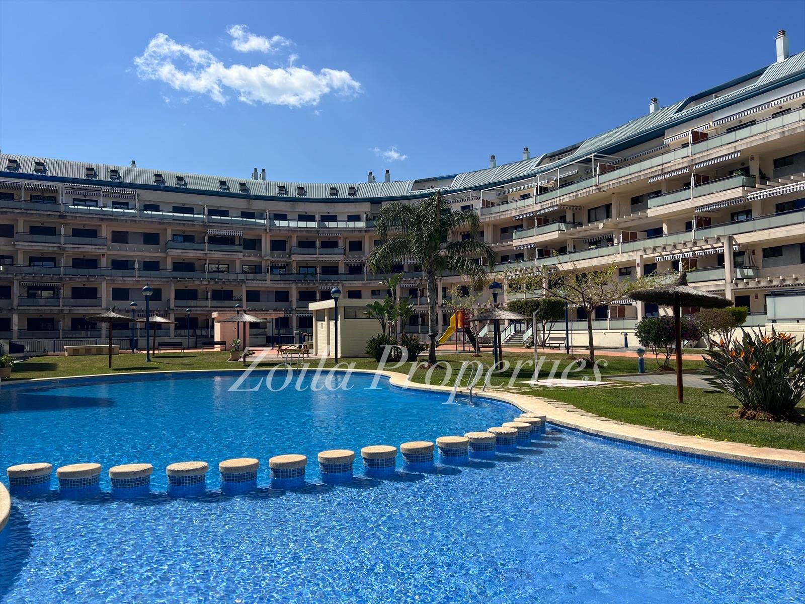 Apartamento de 3 dormitorios en puerto.
