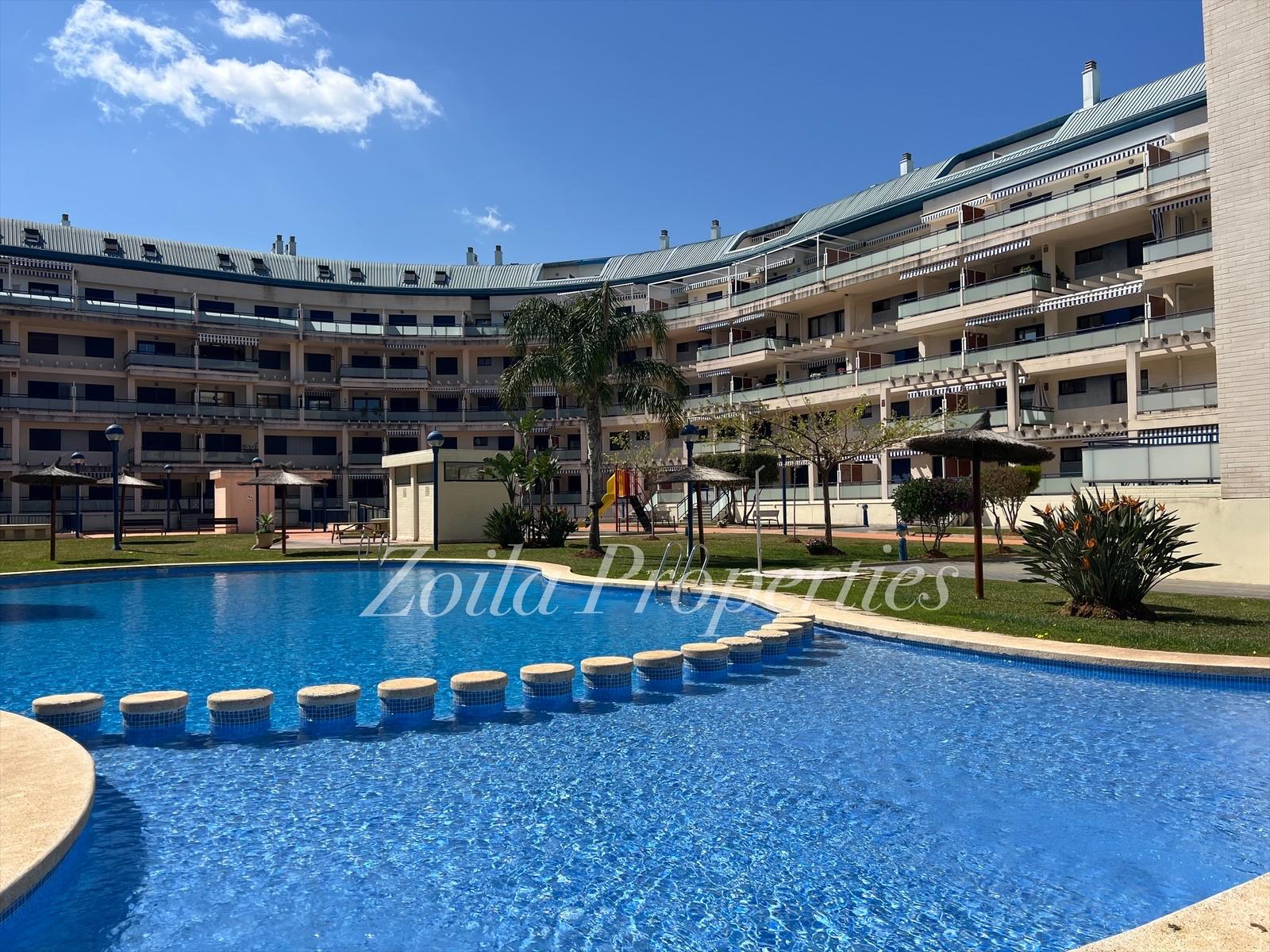 Apartamento de 3 dormitorios en puerto.