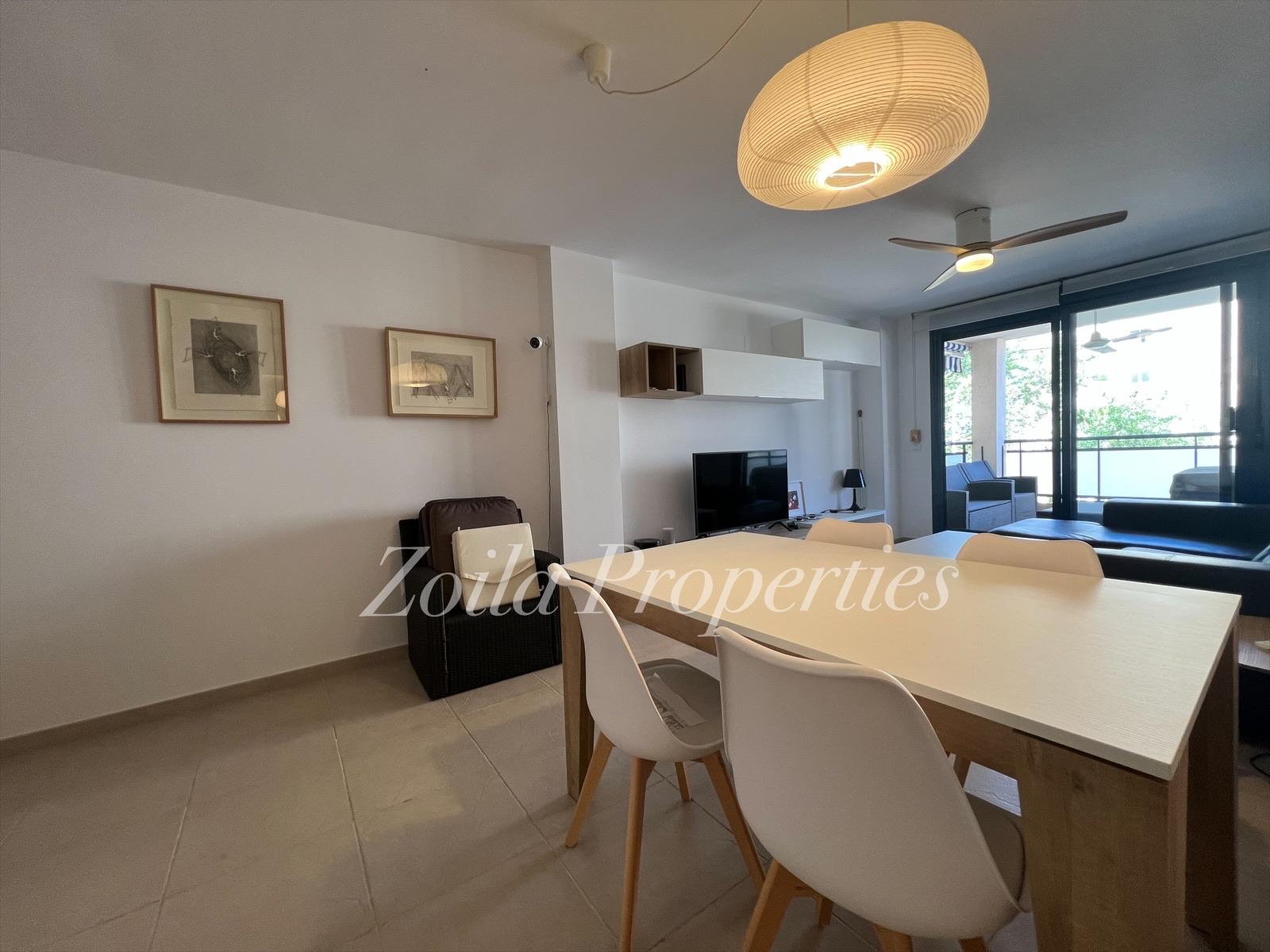 Apartamento de 3 dormitorios en puerto.