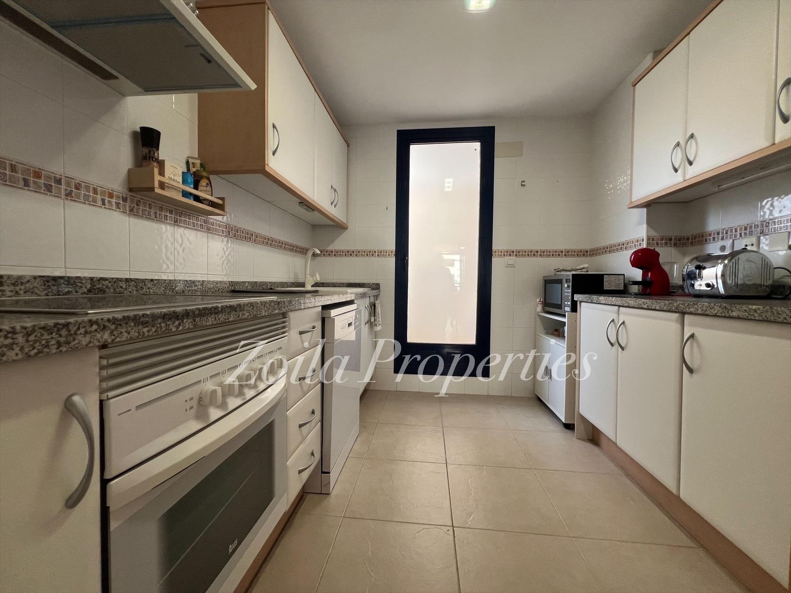 Apartamento de 3 dormitorios en puerto.