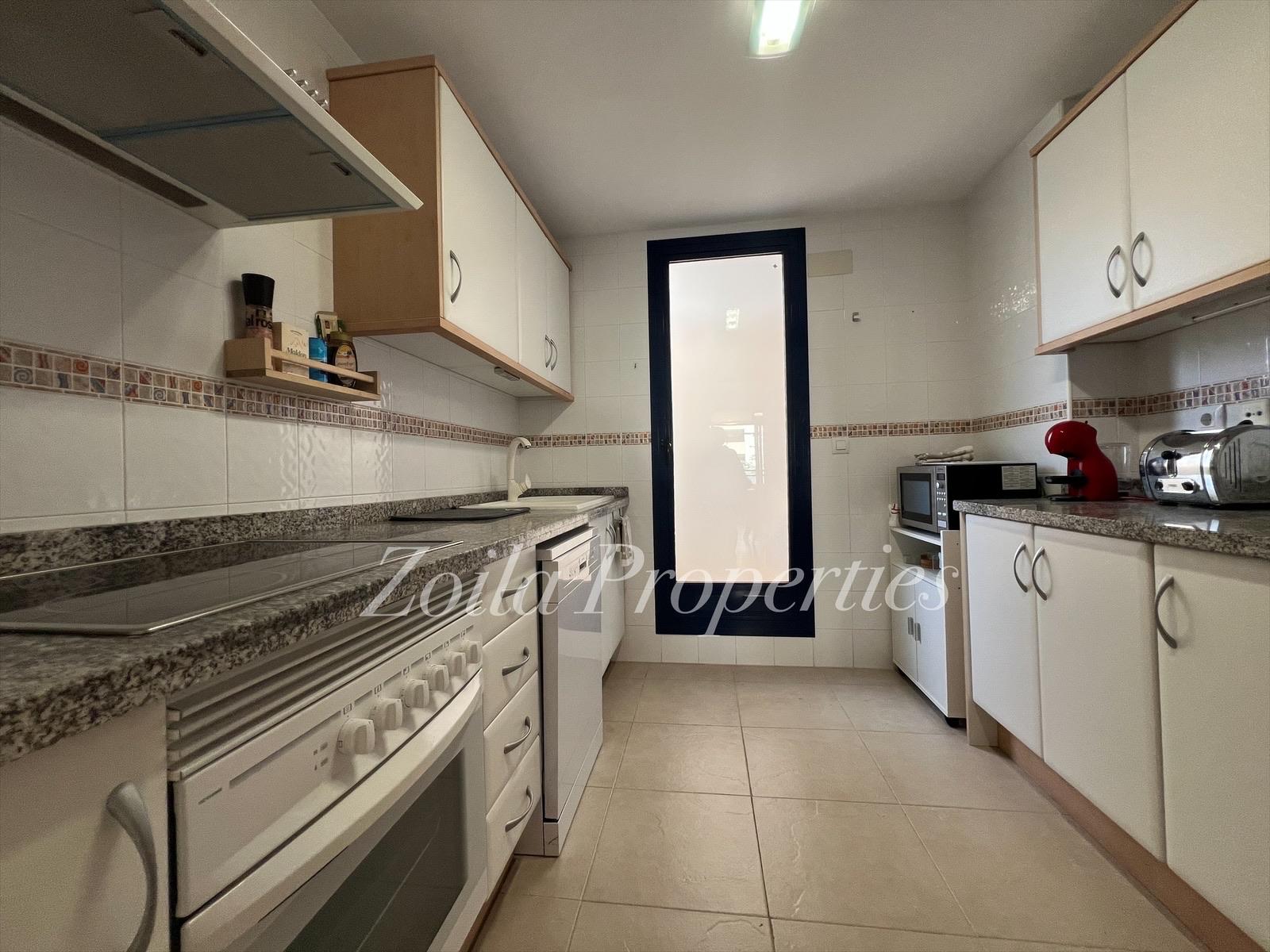 Apartamento de 3 dormitorios en puerto.