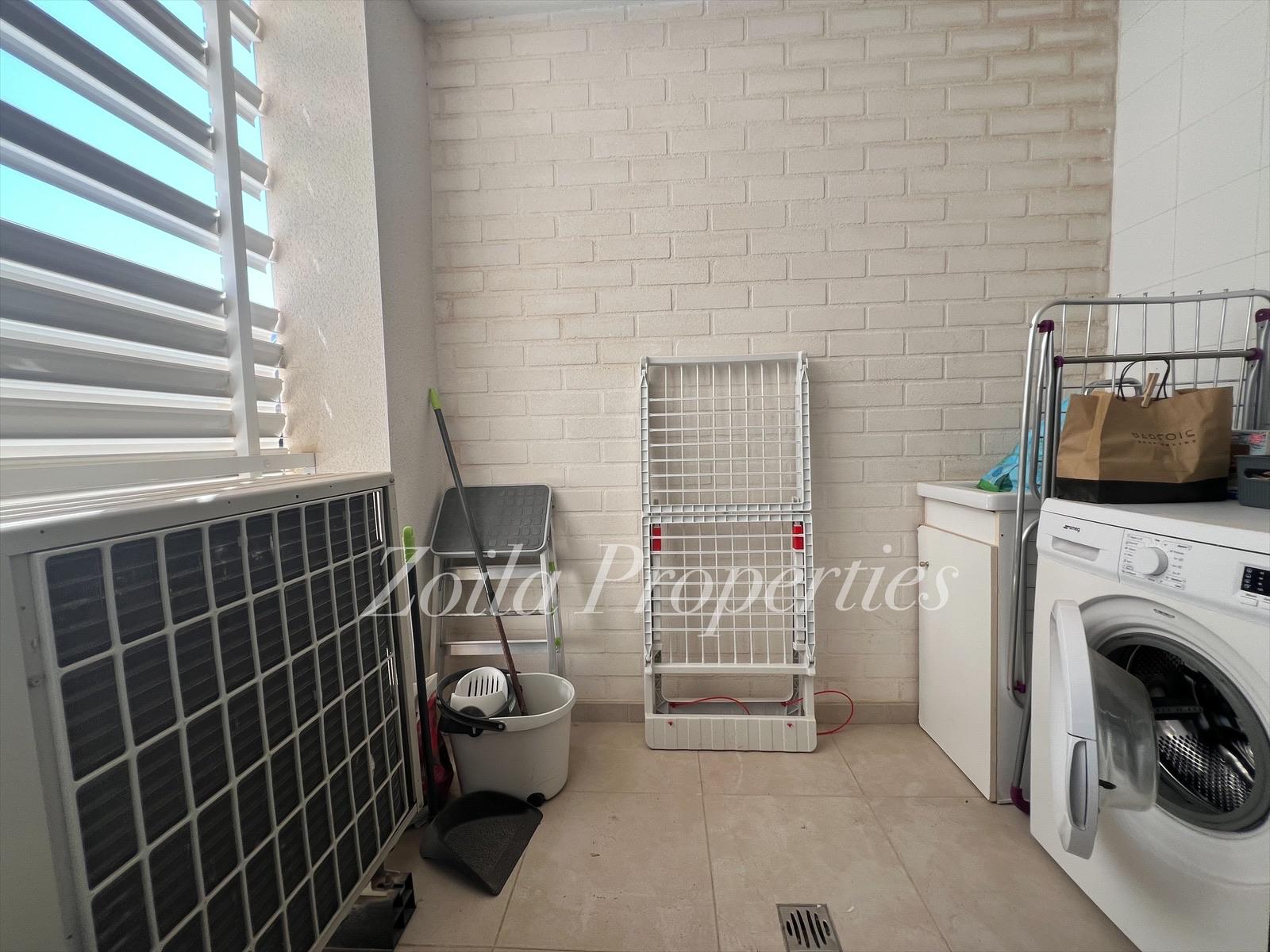 Apartamento de 3 dormitorios en puerto.