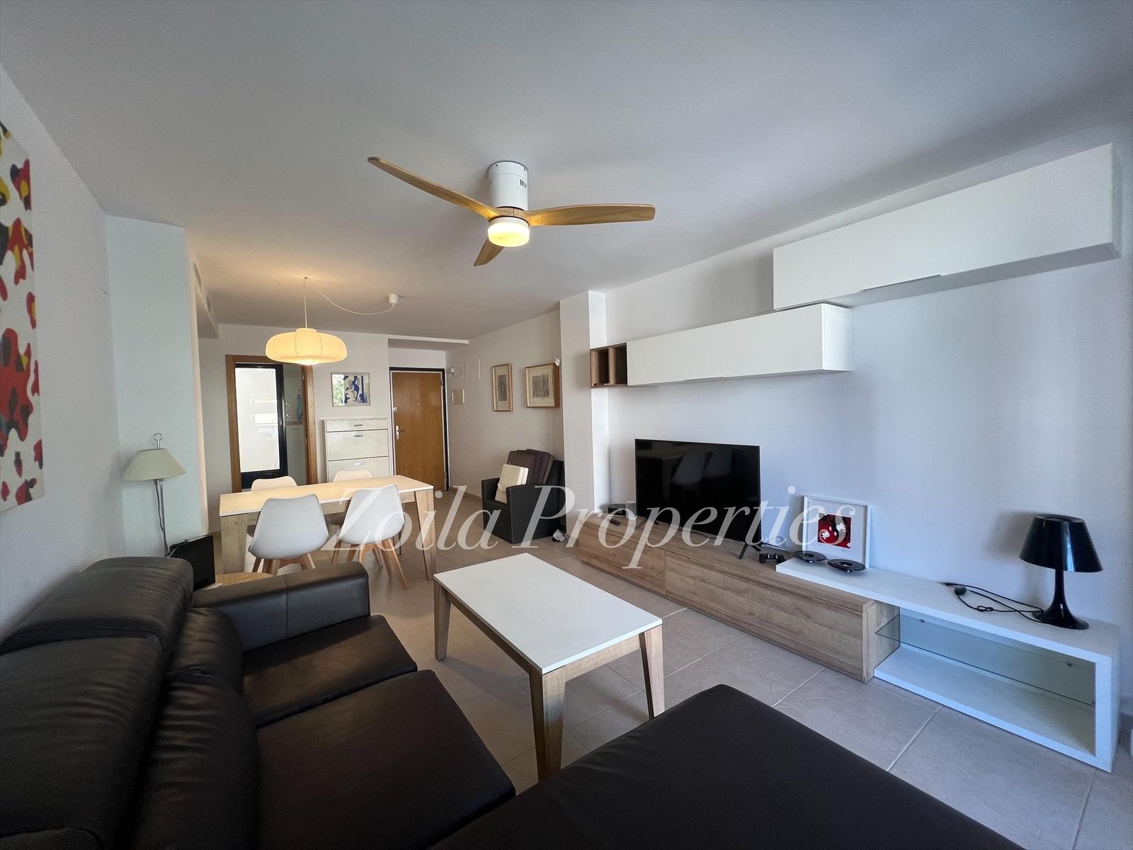 Apartamento de 3 dormitorios en puerto.