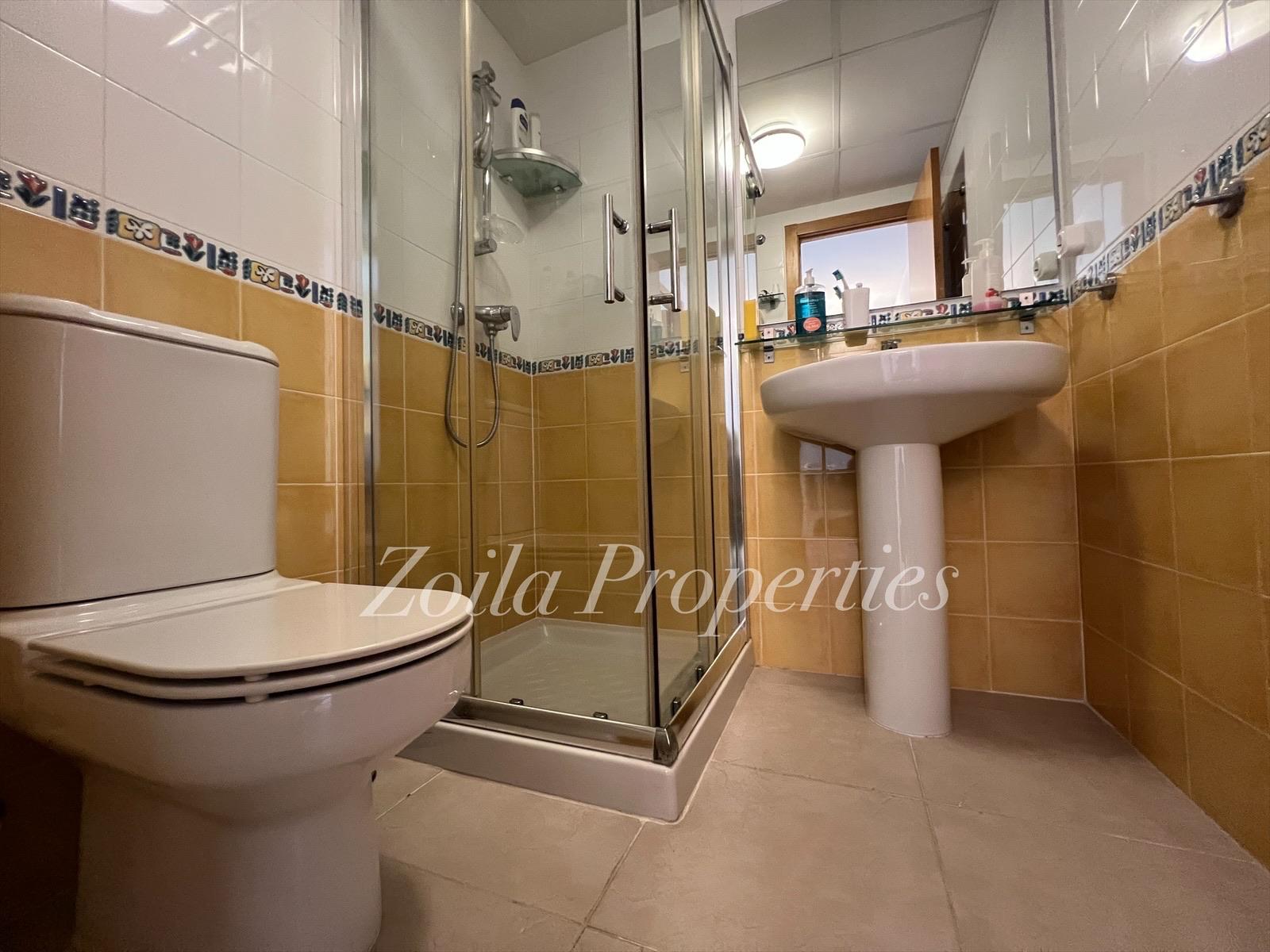Apartamento de 3 dormitorios en puerto.