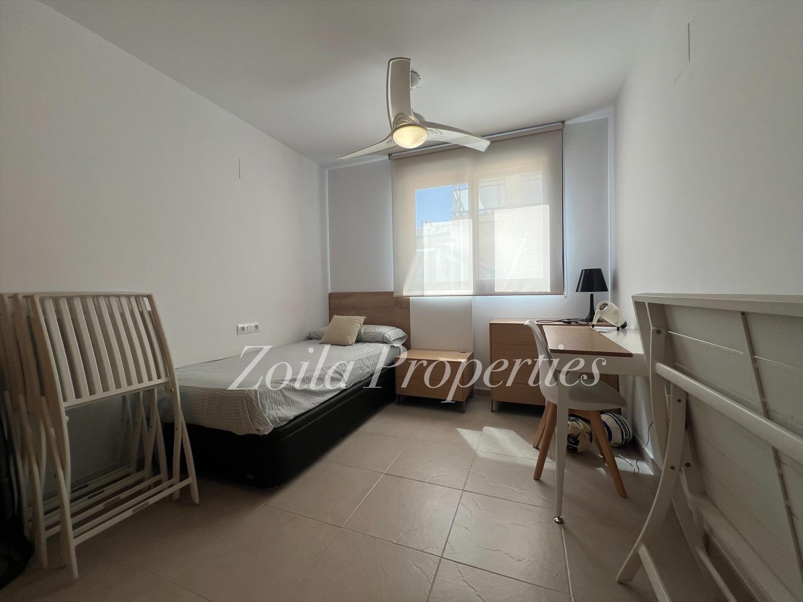 Apartamento de 3 dormitorios en puerto.