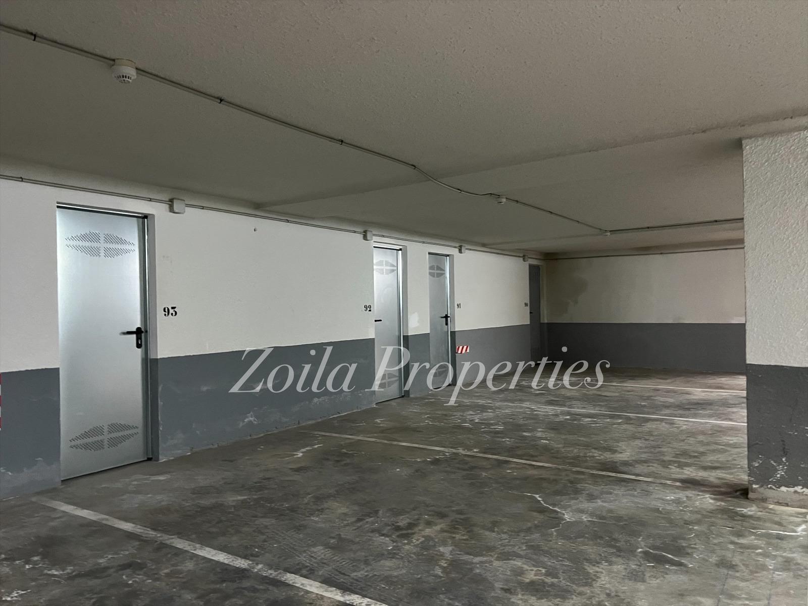 Apartamento de 3 dormitorios en puerto.