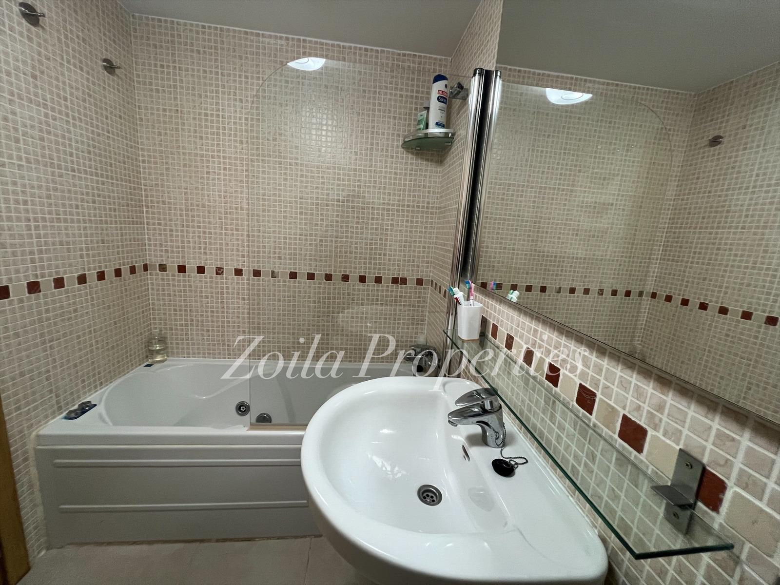 Apartamento de 3 dormitorios en puerto.