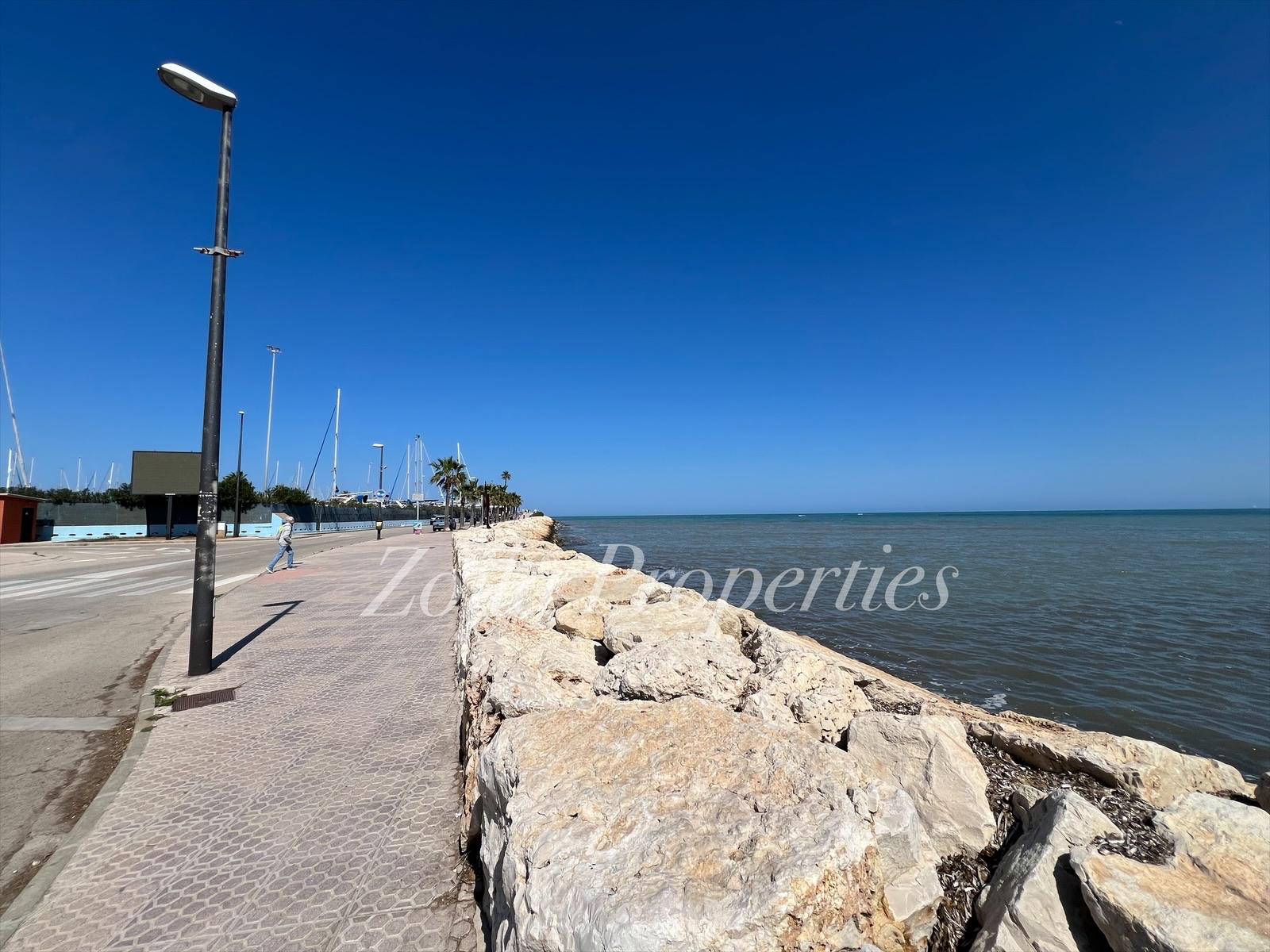 Apartamento de 3 dormitorios en puerto.