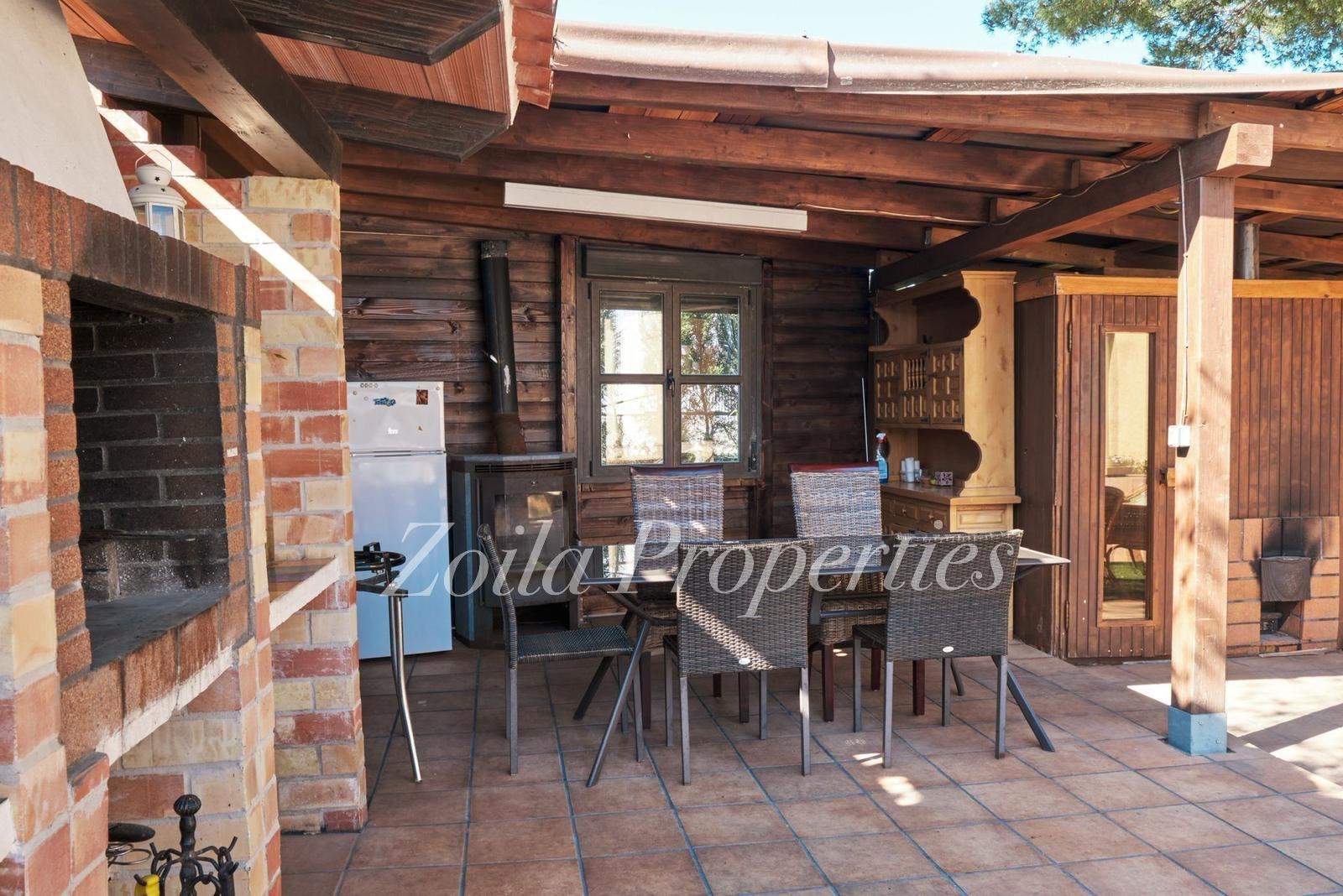 Beautiful detached chalet near the beach.
