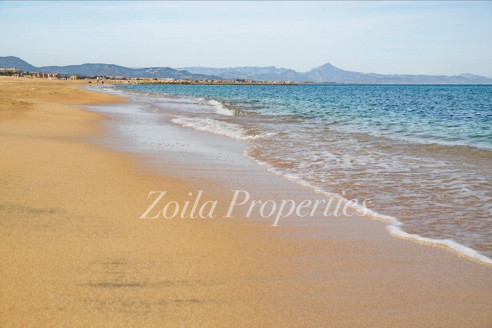 Beautiful detached chalet near the beach.