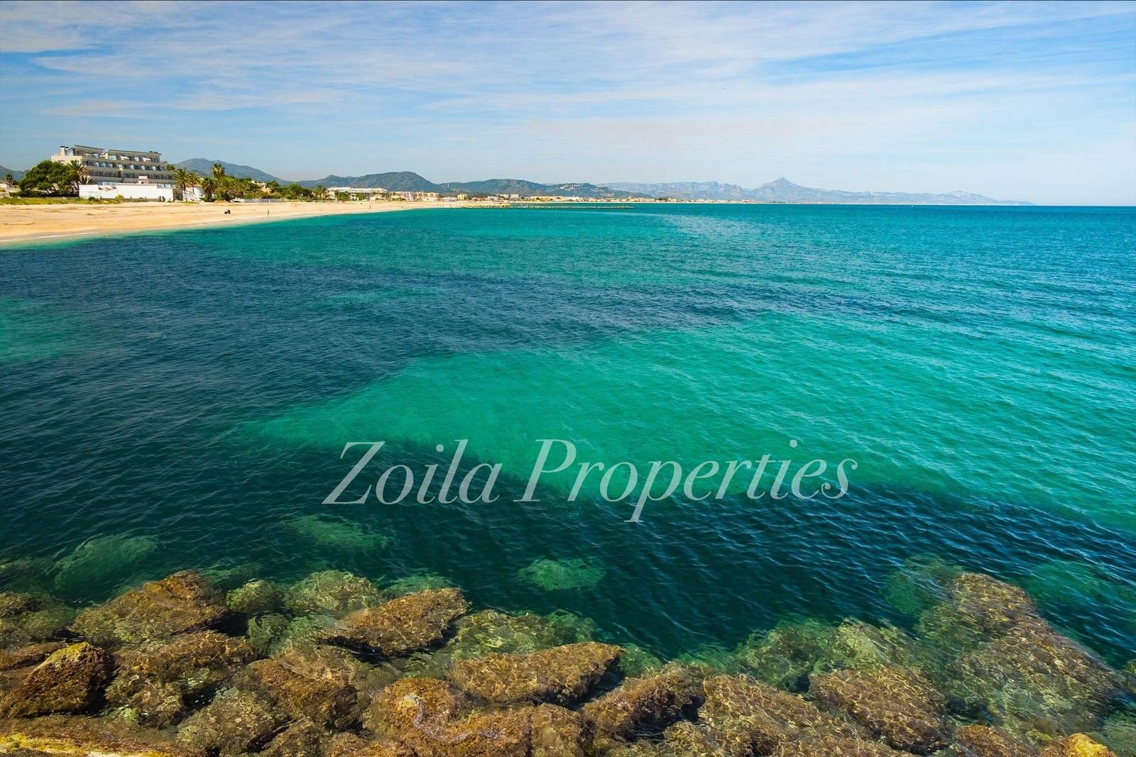 Beautiful detached chalet near the beach.