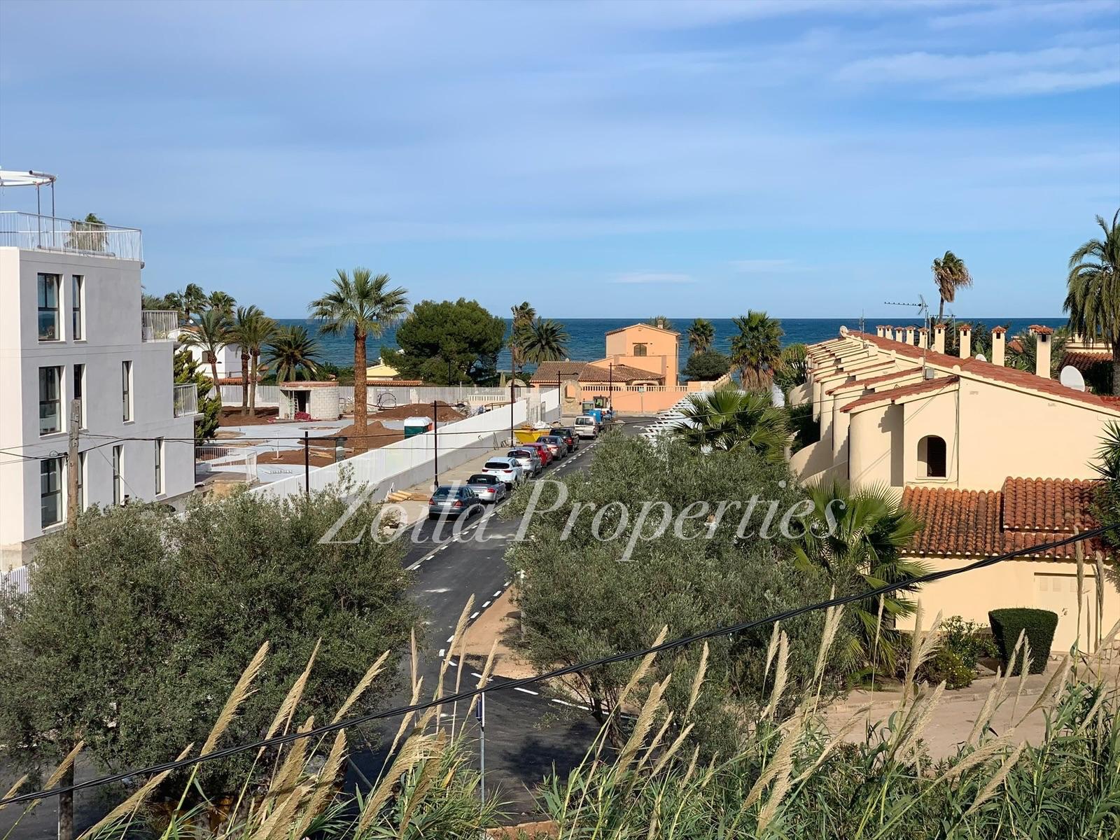 Beautiful detached chalet near the beach.