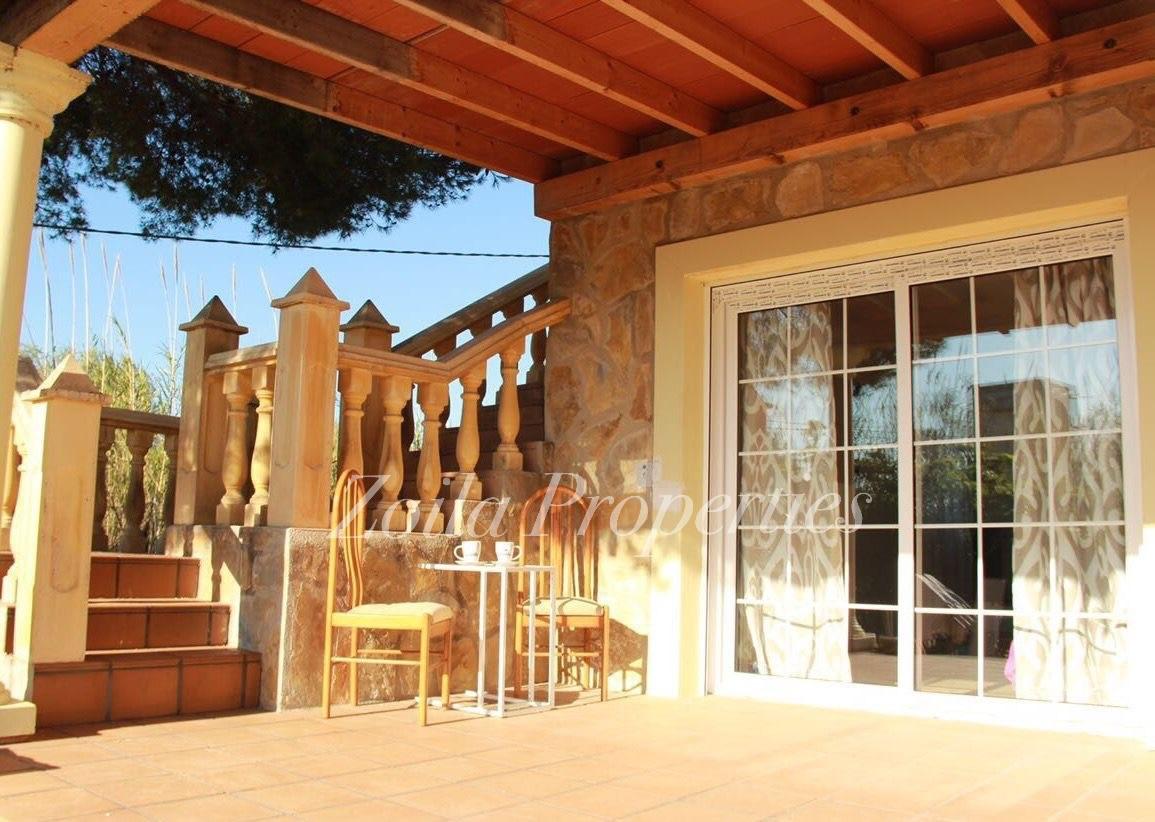Beautiful detached chalet near the beach.