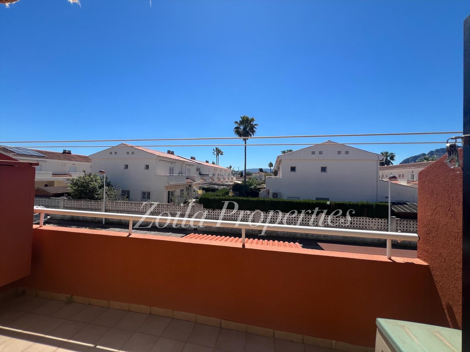 Superbe maison mitoyenne à seulement 400 m de la plage. Els Poblets