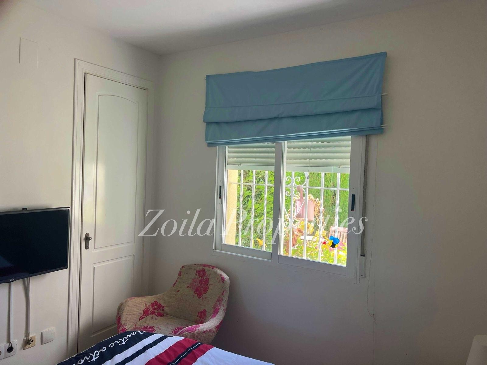 Apartamento bajo esquina en primer linea.