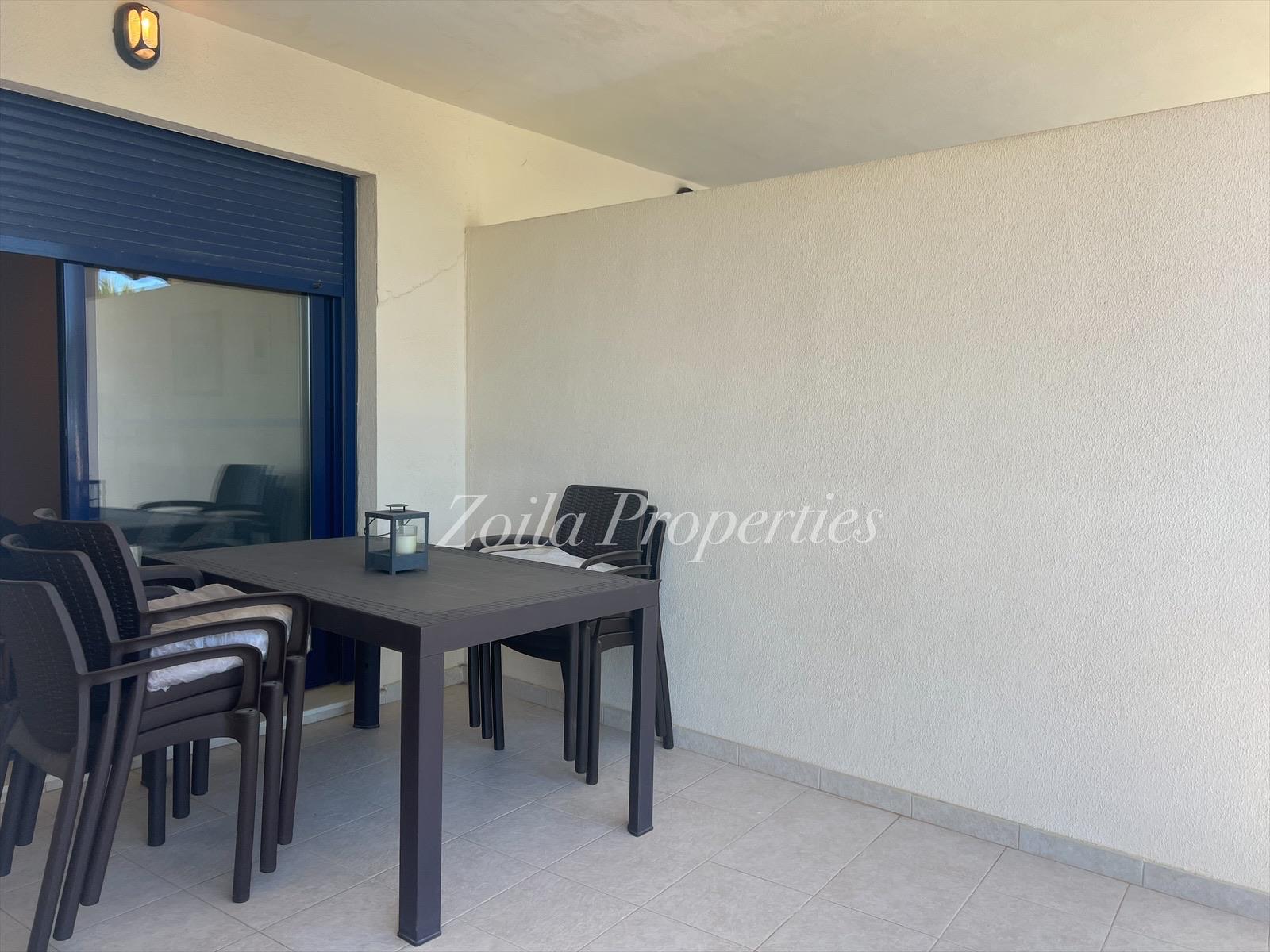 Bonito apartamento con vistas al mar.