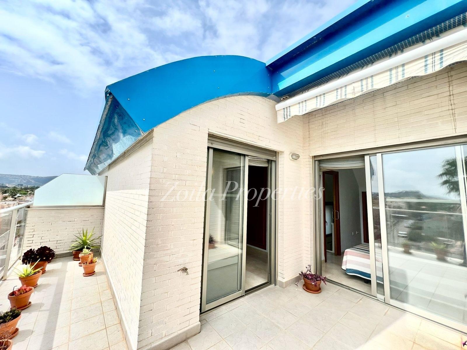 Espectacular Atico duplex con vistas Mar/Montgó.