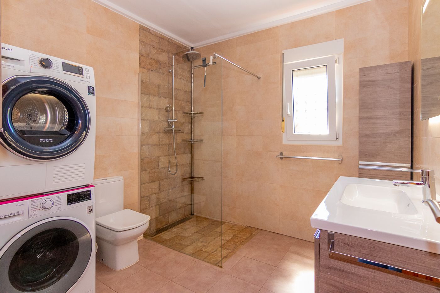 Chalet reformado junto al hospital de Denia