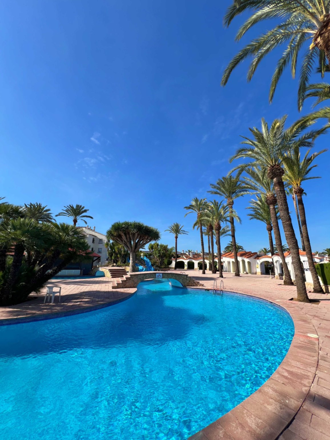 Cozy townhouse just 400m from the beach.