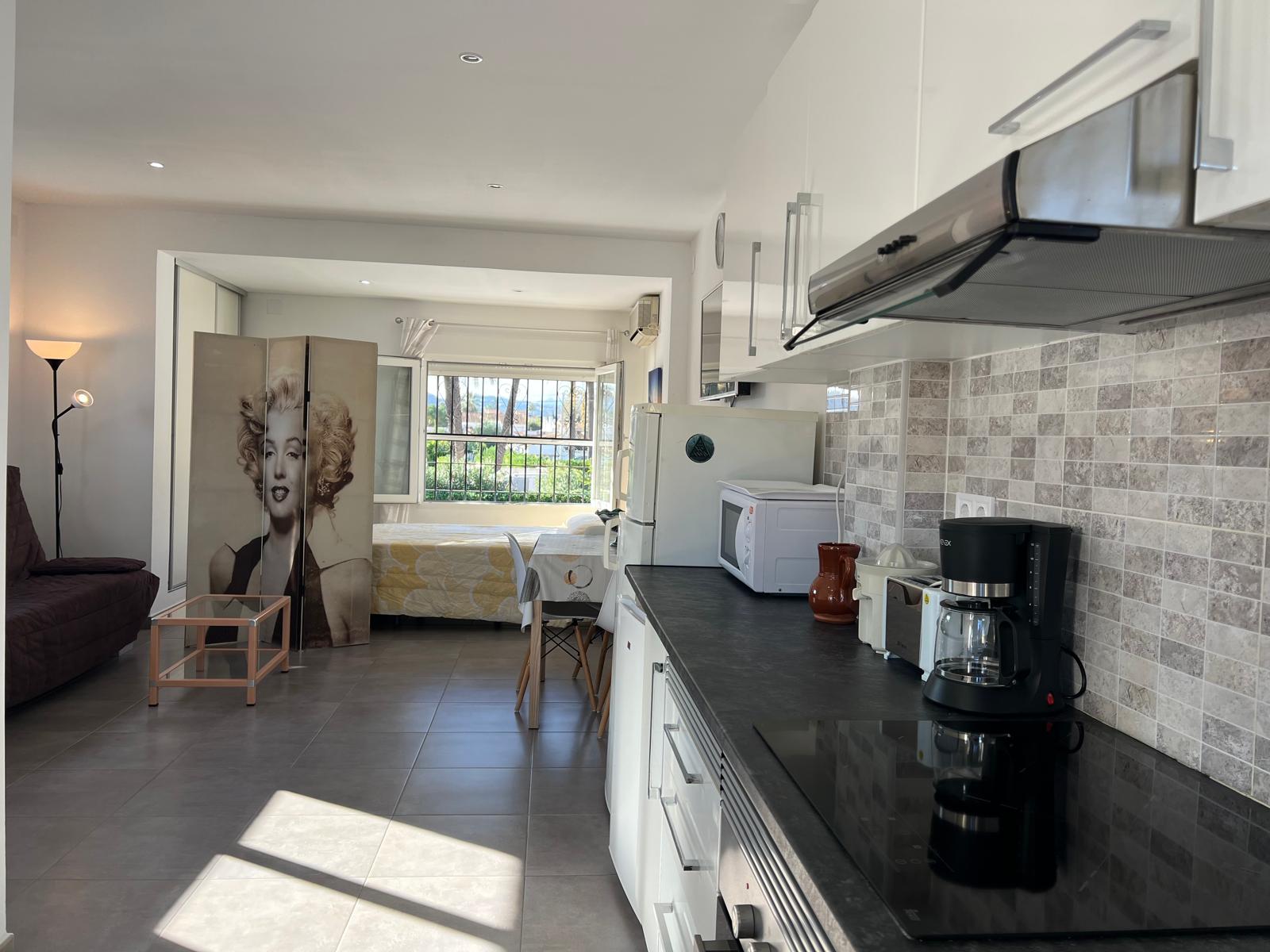 AZP-14309 - ANNUAL RENTAL! Studio 100m from the beach.