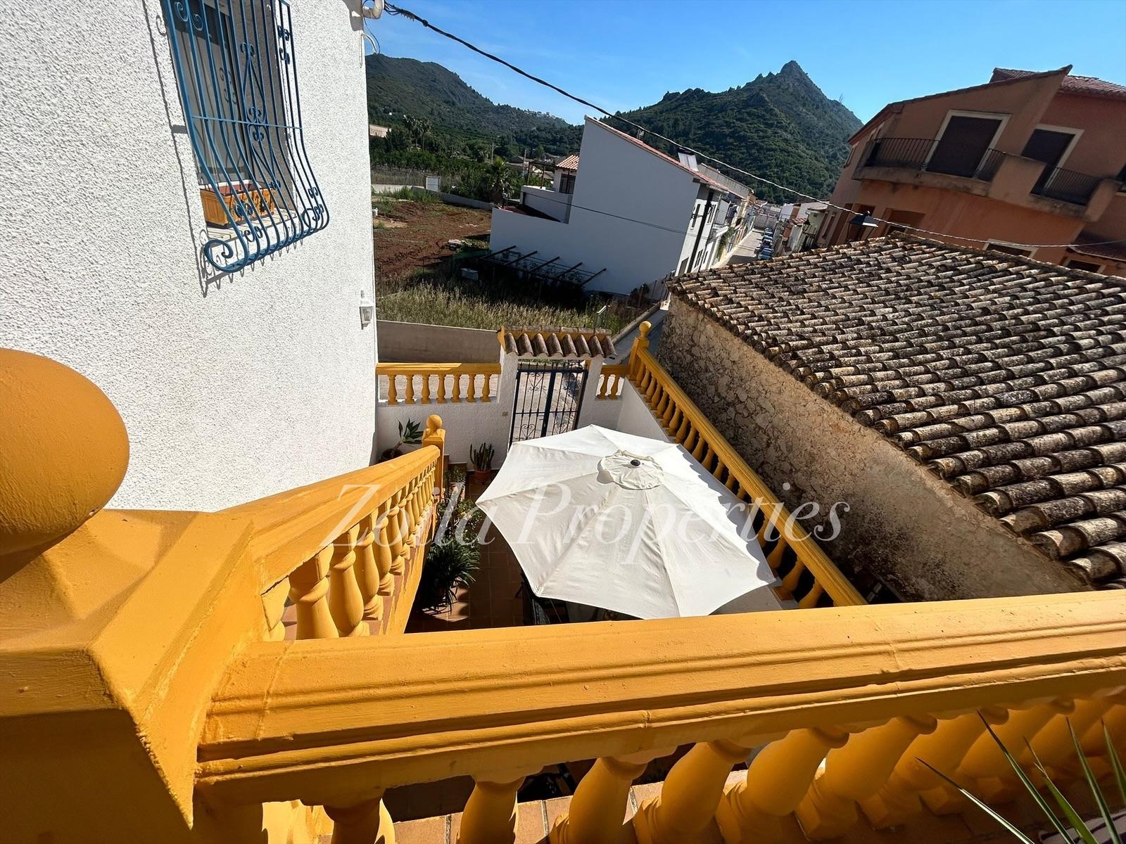 Chalet accueillant à Ráfol de Almunia.