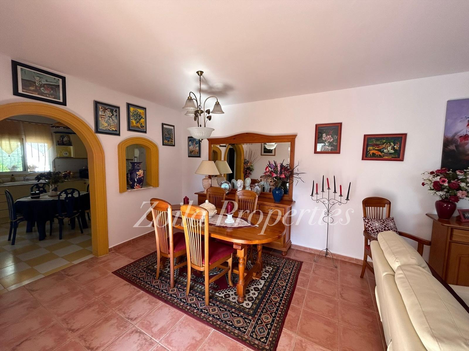 Chalet accueillant à Ráfol de Almunia.