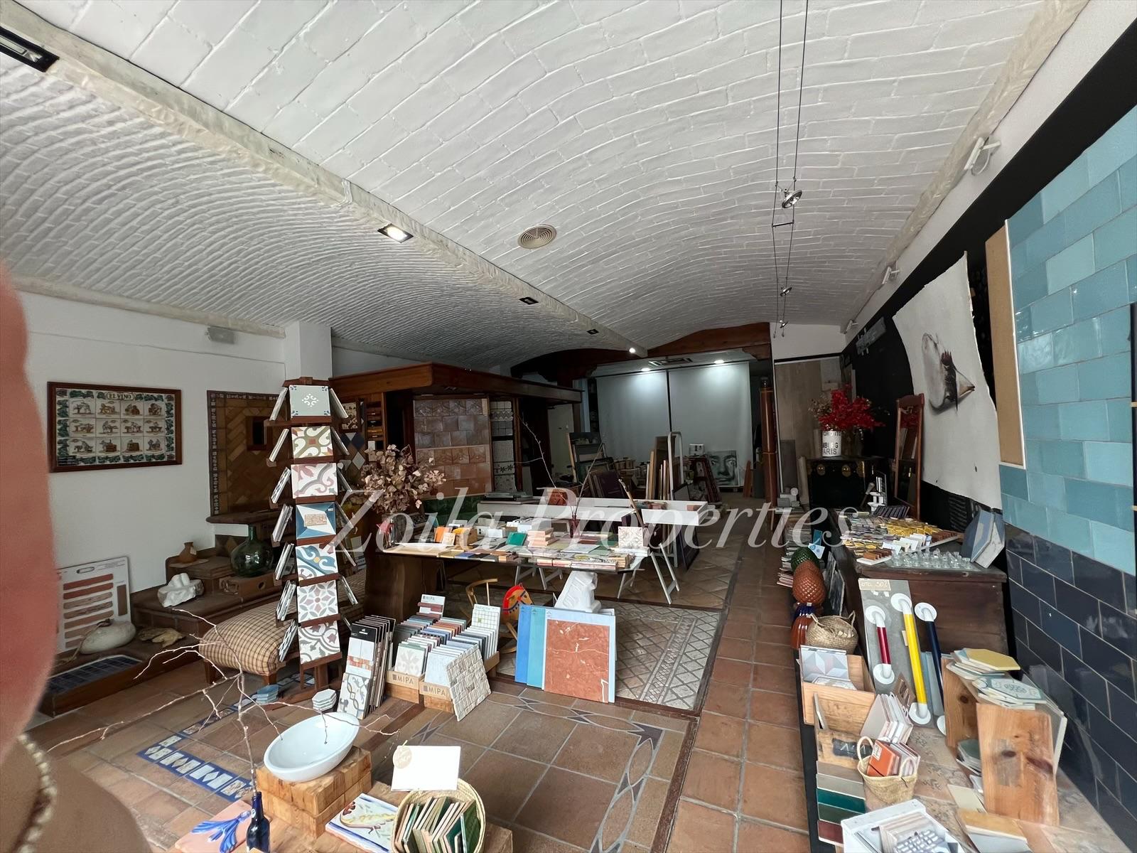 Spacious commercial premises in the city center.