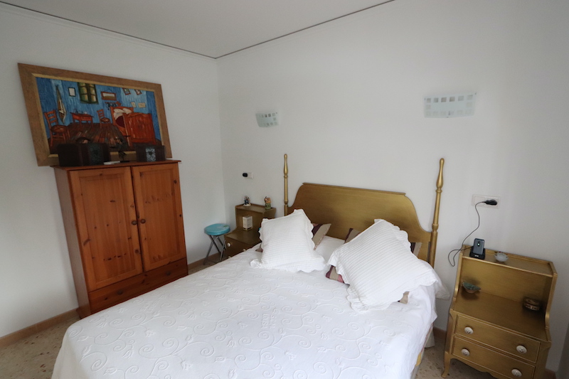 Cozy townhouse just 400m from the beach.