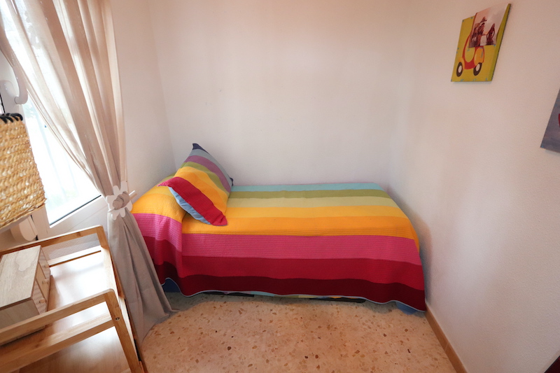 Cozy townhouse just 400m from the beach.